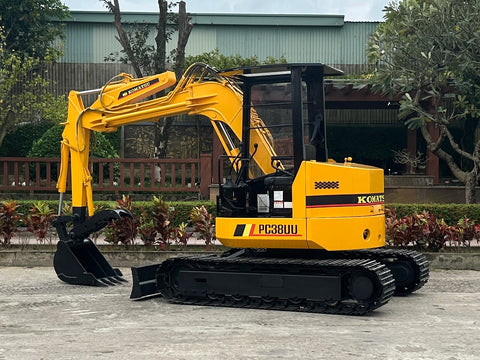 038.03 Komatsu PC38UU Mini Excavator S/N 2300