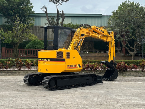 038.03 Komatsu PC38UU Mini Excavator S/N 2300