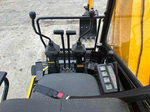 038.03 Komatsu PC38UU Mini Excavator S/N 2300