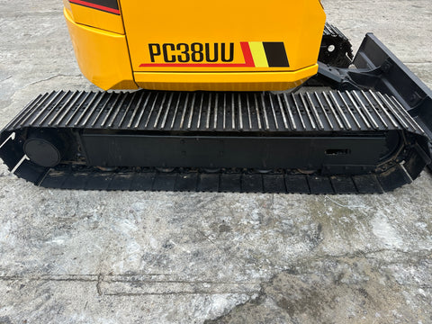 038.03 Komatsu PC38UU Mini Excavator S/N 2300