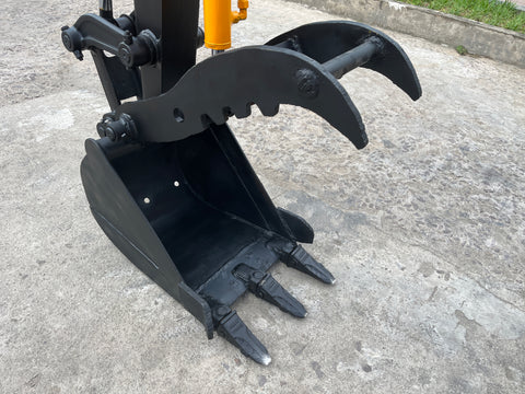 031.03 Komatsu PC28UU Mini Excavator S/N 5694