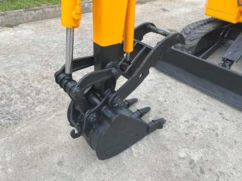 031.03 Komatsu PC28UU Mini Excavator S/N 5694