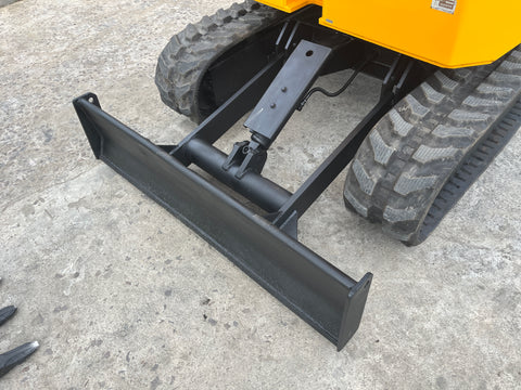 031.03 Komatsu PC28UU Mini Excavator S/N 5694