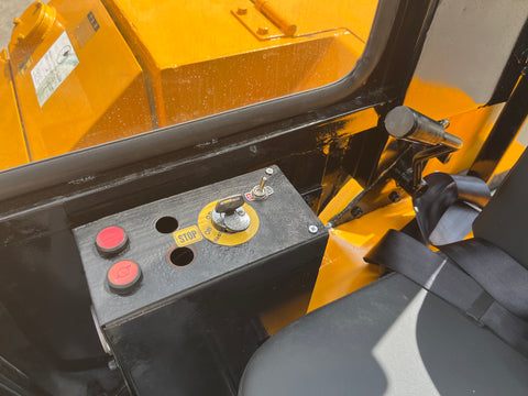 031.03 Komatsu PC28UU Mini Excavator S/N 5694