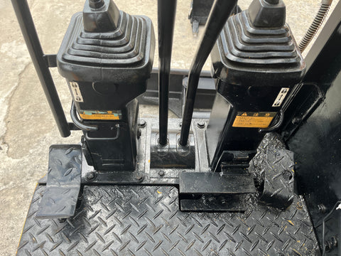 031.02 Komatsu PC28UU Mini Excavator S/N 2960