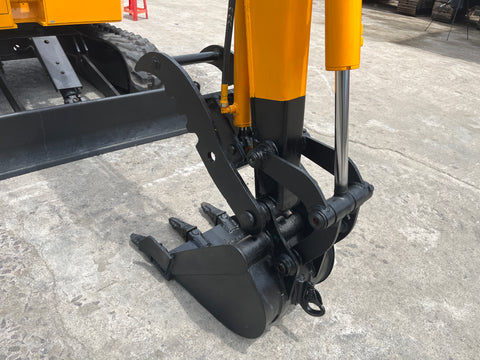 031.02 Komatsu PC28UU Mini Excavator S/N 2960