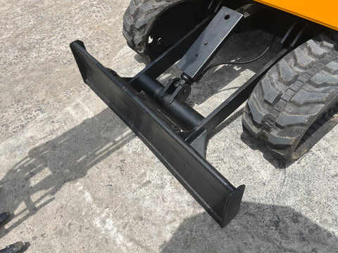 031.02 Komatsu PC28UU Mini Excavator S/N 2960