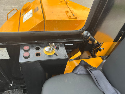 031.02 Komatsu PC28UU Mini Excavator S/N 2960