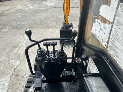 032.03 Komatsu PC38UU-2 Mini Excavator S/N 3022