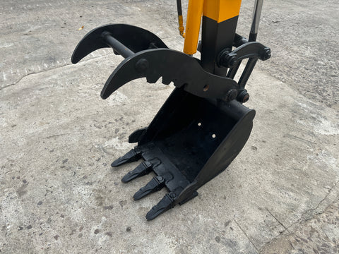 032.03 Komatsu PC38UU-2 Mini Excavator S/N 3022