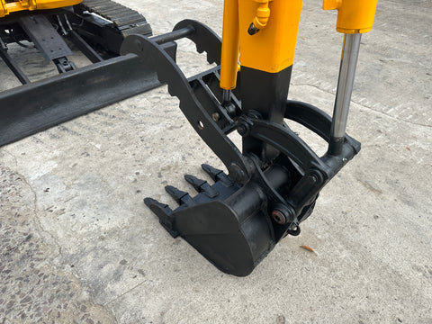 032.03 Komatsu PC38UU-2 Mini Excavator S/N 3022