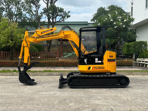 032.02 Komatsu PC38UU Mini Excavator S/N 2226
