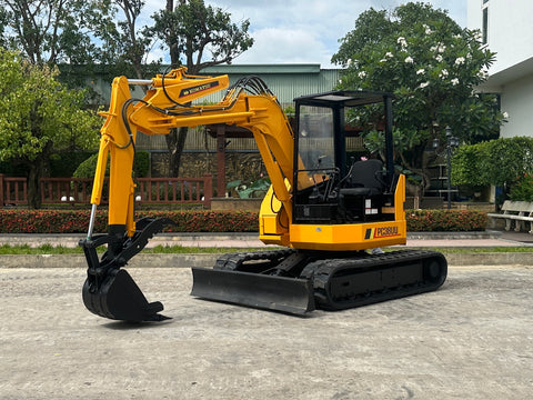 032.02 Komatsu PC38UU Mini Excavator S/N 2226