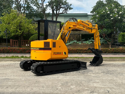 032.02 Komatsu PC38UU Mini Excavator S/N 2226