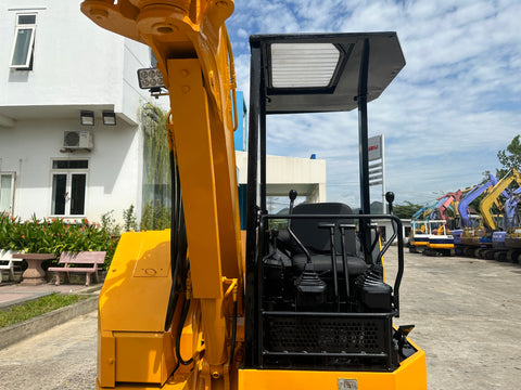 032.02 Komatsu PC38UU Mini Excavator S/N 2226