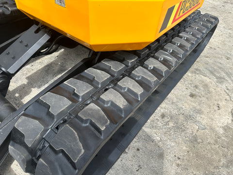 032.02 Komatsu PC38UU Mini Excavator S/N 2226