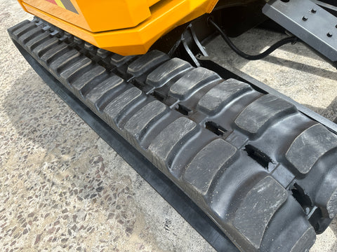 032.02 Komatsu PC38UU Mini Excavator S/N 2226