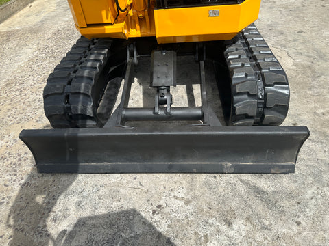 032.02 Komatsu PC38UU Mini Excavator S/N 2226