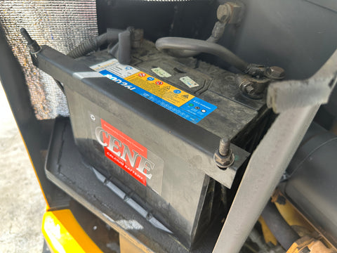 032.02 Komatsu PC38UU Mini Excavator S/N 2226