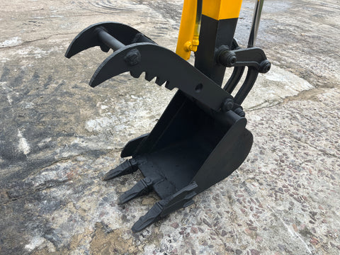 034.01 Komatsu PC28UU Mini Excavator S/N 4855