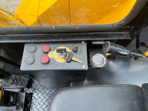 034.01 Komatsu PC28UU Mini Excavator S/N 4855