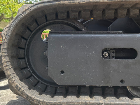 032.01 Komatsu PC28UU-2 Mini Excavator S/N 7039