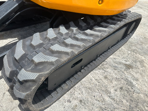 032.01 Komatsu PC28UU-2 Mini Excavator S/N 7039