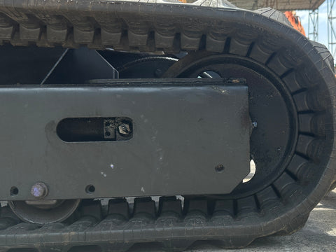 032.01 Komatsu PC28UU-2 Mini Excavator S/N 7039