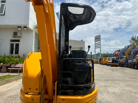 032.01 Komatsu PC28UU-2 Mini Excavator S/N 7039