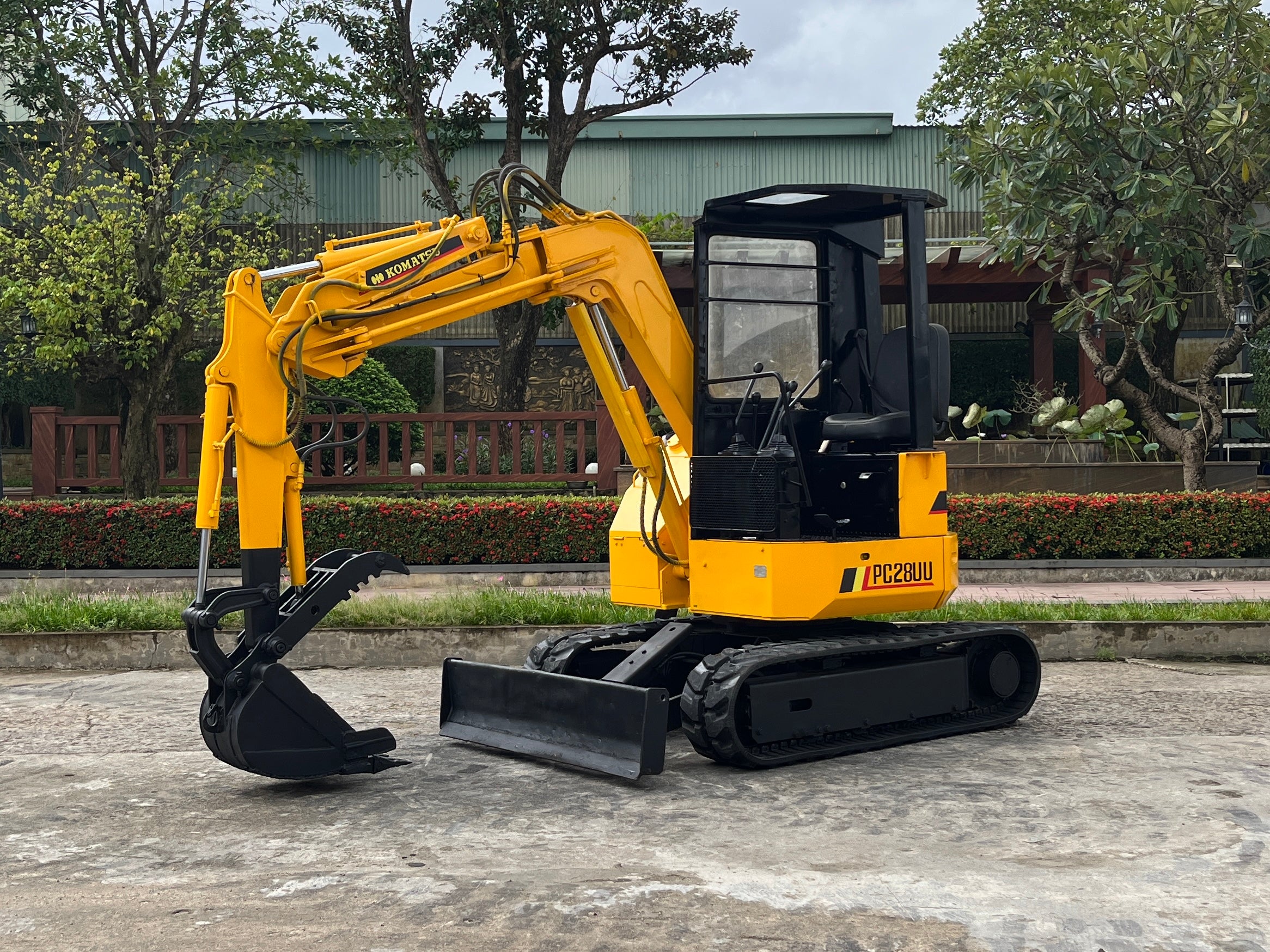 034.02 Komatsu PC28UU Mini Excavator S/N 6749 – The NGO Company