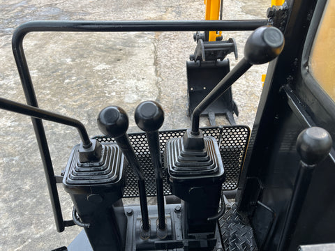 034.02 Komatsu PC28UU Mini Excavator S/N 6749