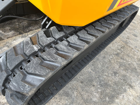 034.02 Komatsu PC28UU Mini Excavator S/N 6749