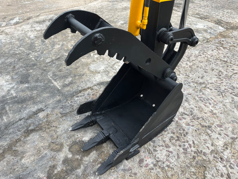 034.02 Komatsu PC28UU Mini Excavator S/N 6749