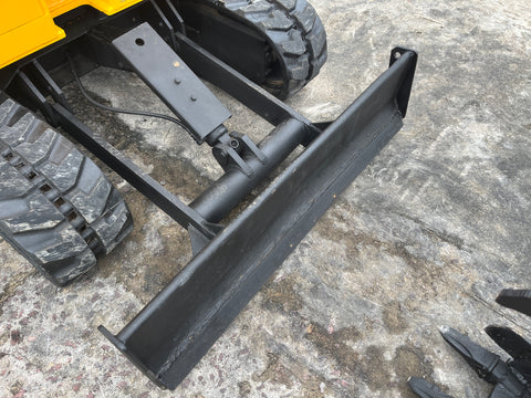 034.02 Komatsu PC28UU Mini Excavator S/N 6749