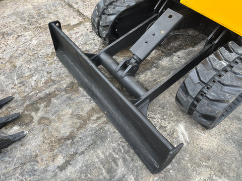 034.02 Komatsu PC28UU Mini Excavator S/N 6749