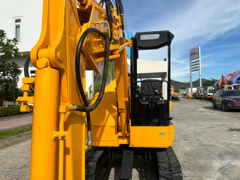 033.02 Komatsu PC28UU Mini Excavator S/N 3783