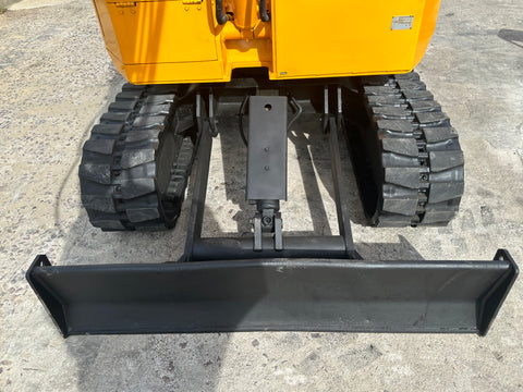 033.02 Komatsu PC28UU Mini Excavator S/N 3783