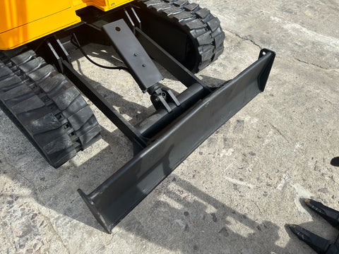 033.02 Komatsu PC28UU Mini Excavator S/N 3783