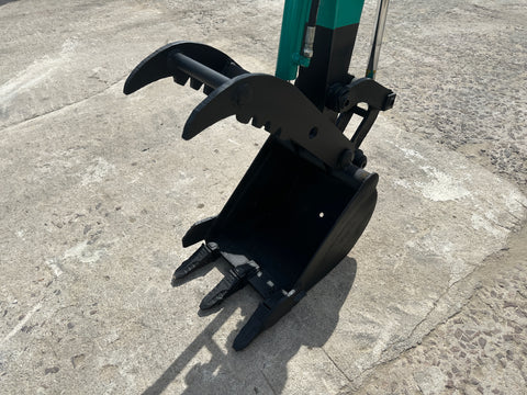 033.01 Komatsu PC20-7E Mini Excavator S/N 43570