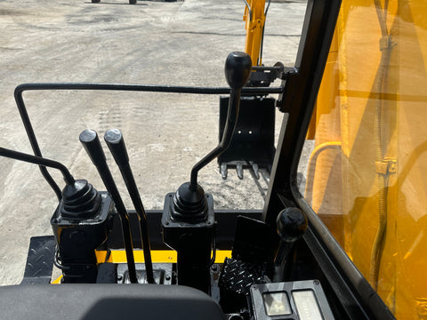 033.04 Komatsu PC50UU Mini Excavator S/N 1527