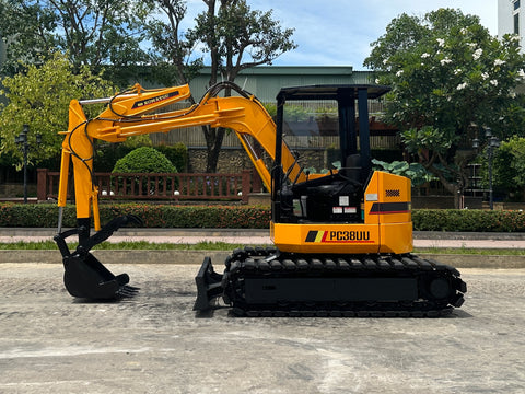 033.03 Komatsu PC38UU Mini Excavator S/N 1030