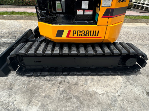 033.03 Komatsu PC38UU Mini Excavator S/N 1030