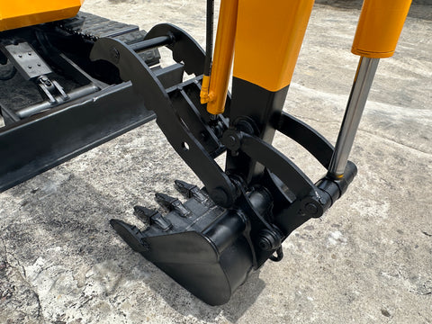 033.03 Komatsu PC38UU Mini Excavator S/N 1030