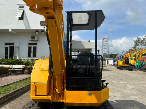 035.03 Komatsu PC38UU Mini Excavator S/N 2033