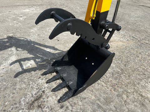 035.03 Komatsu PC38UU Mini Excavator S/N 2033