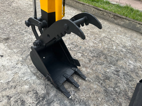 036.01 Komatsu PC28UU Mini Excavator S/N 6363