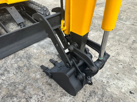 036.01 Komatsu PC28UU Mini Excavator S/N 6363