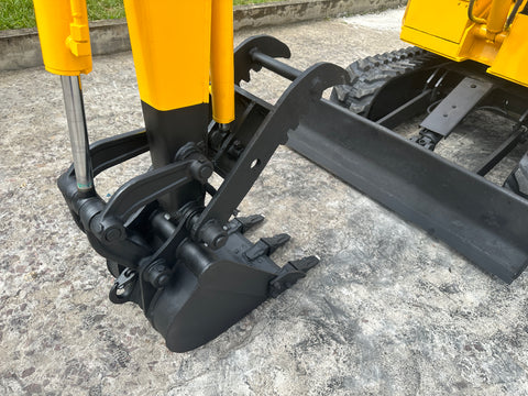 036.01 Komatsu PC28UU Mini Excavator S/N 6363