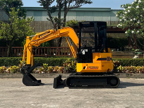 037.02 Komatsu PC28UU Mini Excavator S/N 3807