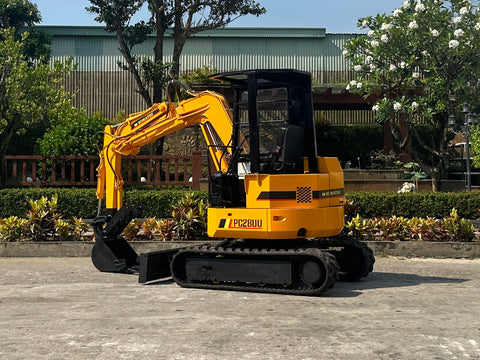 037.02 Komatsu PC28UU Mini Excavator S/N 3807